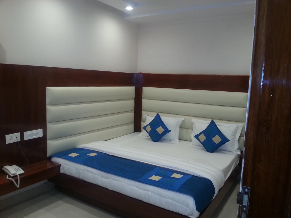 Sapphire Hotel New Delhi