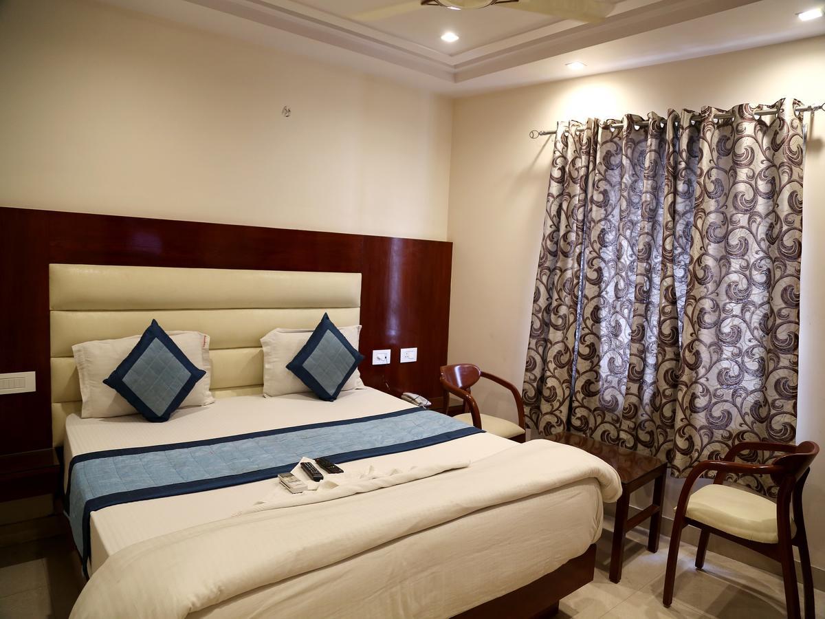 Sapphire Hotel New Delhi