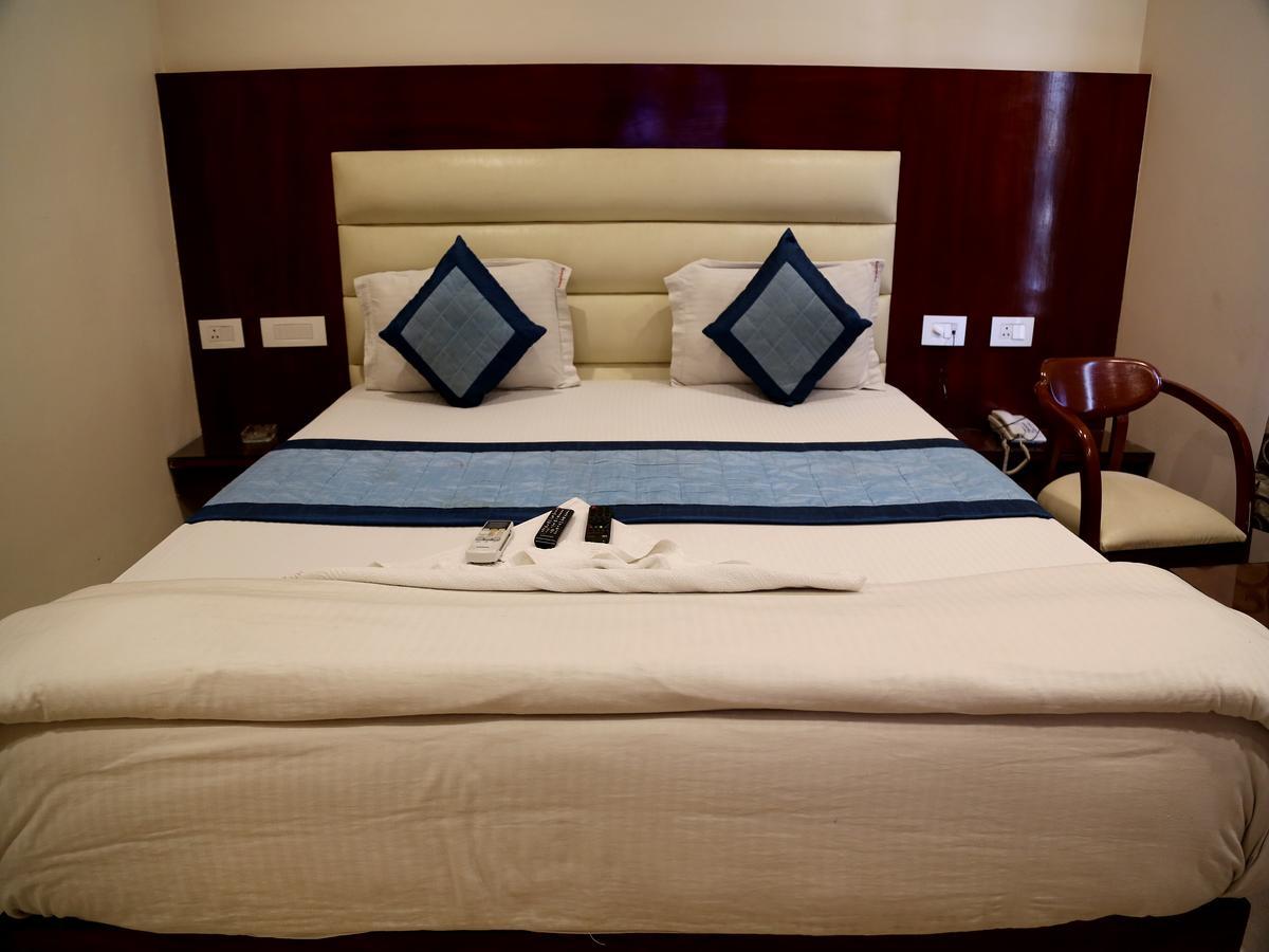 Sapphire Hotel New Delhi